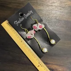 ハンドメイド　花モチーフ パール ピアス