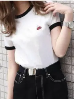 チェリー刺繍 ホワイトTシャツ MEDIUM