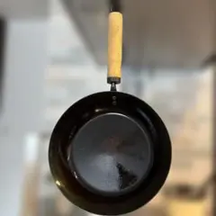 【中古】飯田屋 エバーグリル窒化鉄 フライパン 22cm 中古・値下げ交渉可】飯田屋 エバーグリル窒化鉄 フライパン 22cm