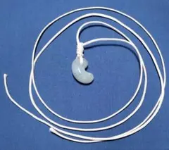 現品限り!!糸魚川翡翠(アイスジェダイト)☆勾玉ネックレス