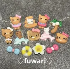 《日焼けハローキティ》夏ギャル　プルメリア　ネイルパーツ　まとめ買い値引きあり♡のサムネイル