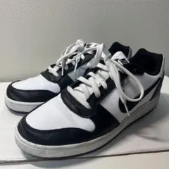 Nike ホワイト/ブラック スニーカー