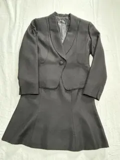 未使用級スーツジャケットとスカート２枚セットサイズ11匿名配送ブラック