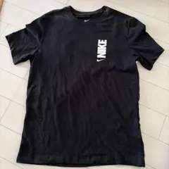 Nike Tシャツ 黒 大きなロゴ