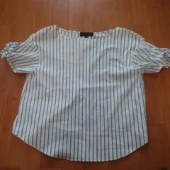UNTITLED 半袖ストライプブラウス サイズ2