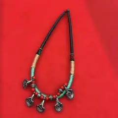 シェルモチーフ ネックレス 赤 緑