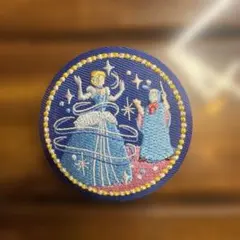 【Disney】シンデレラ 刺繍缶バッジ(Biscuit)新品