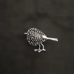【未使用】小さなブローチ　小鳥　鳥