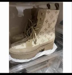 Item thumbnail for item 74e4f615-368c-421c-8f80-4a98bb921032