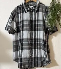Vivienne Westwood 半袖シャツ　メンズ　チェック　黒　46 ロゴのサムネイル