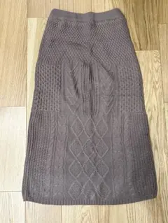 ケーブル編み　ニットロングスカート