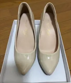 ベージュ エナメルパンプス XS 22.5cm ヒール7cm 結婚式 1回使用