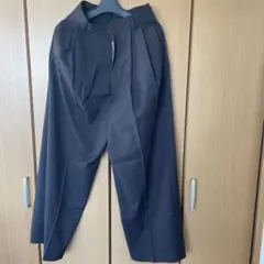黒 ワイドパンツ プリーツ入り ハイウエスト(未使用品)サイズ36のサムネイル