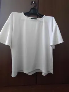 INGNI オープンショルダーフレアスリーブトップス白