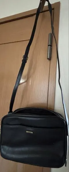 ニコアンドブラックショルダーバッグ