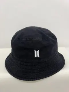 BTS DYNAMITEブラック バケットハット ホワイトロゴ