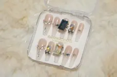 【未使用】【キット付】ネイルチップ 10枚入　ストーン付き