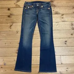 TRUE RELIGION ローライズ ブーツカット デニムパンツ w29相当のサムネイル