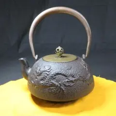 鉄瓶 南部鉄器 光雲作 松 銘 茶道具 茶器 鉄瓶 南部鉄器 光雲作 松 銘 茶道具 茶器 - メルカリ