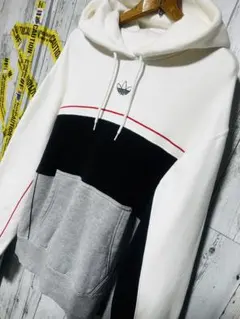 爆限定 アディダス オリジナルス パーカー センターロゴ 三葉 刺繍 XLサイズ