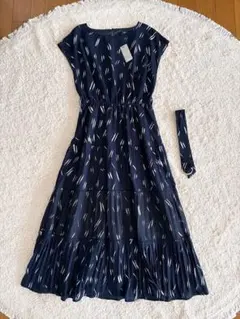 新品 Fabulous Angela ロングワンピース 総柄 ティアード 上品のサムネイル