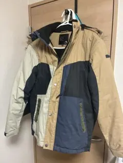 マルチカラーファー付きマウンテンパーカー