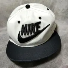 Nike ベースボールキャップ キッズ用ホワイト/ブラック