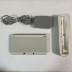 New Nintendo 3DS ホワイト ACアダプター&充電スタンド付き