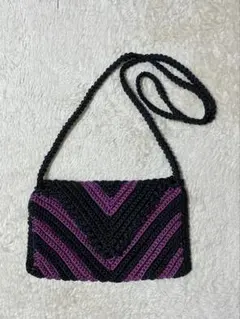 スマホショルダーバッグ　ハンドメイド　黒　ピンク