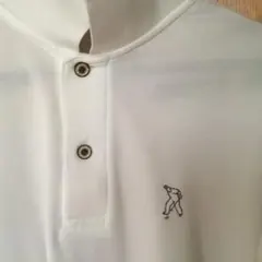 白色ゴルフウェア