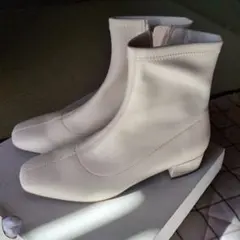 ゆゆゆ様専用　ホワイト ブーツ ジッパー付きMサイズ