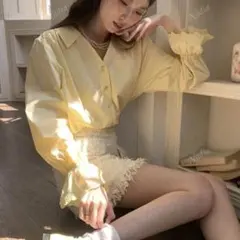 イエロー レース付き長袖ブラウス