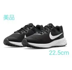 美品　NIKE ランニングシューズ 22.5cm ブラックのサムネイル