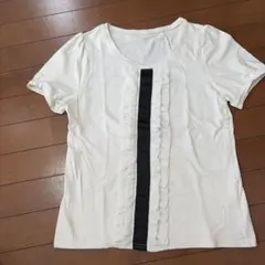38)アンドラブ　フリルの上品Tシャツのサムネイル