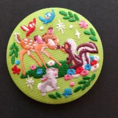 ディズニー　刺繍缶バッジ2　バンビ