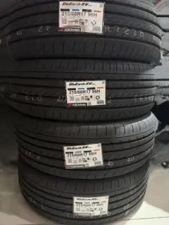 YOKOHAMA BluEarth RV RV03 215/60R17のサムネイル