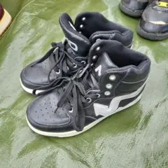 MadFoot! ブラック ハイカットスニーカー 22cmのサムネイル