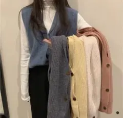 ニットベスト　ブルー