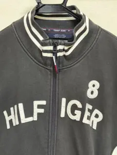 限定品！『TOMMY JEANSのジップアップスウェットジャケット』