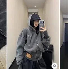 Y2K短丈ロゴジップパーカー ユニセックス ブラック