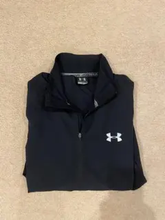 Under Armour ブラック ジップアップアウター　MD