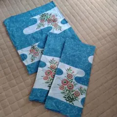 青い花柄の座布団カバー 55cm x 59cm 3枚セット