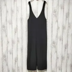 GU ジーユー (S)　カットソーサロペットパンツ　ポケットあり　ブラック