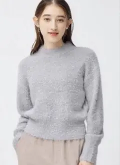 GU ジーユー シャイニークルーネックセーター ライトグレー ラメ S 美品