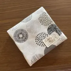 652 サニタリーケース