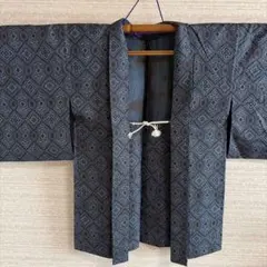 大島紬幾何学模様羽織紐付アンサンブルにもなります着物も出品中お正月初詣お年始美品