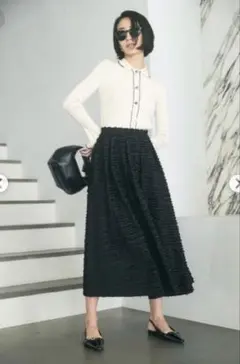 Mila Owen タックボリュームシャギーフレアロングスカート