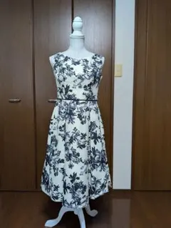 AIMER エメ　　ワンピース　 花柄 　9号　 Mサイズのサムネイル