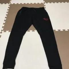 VANQUISH FITNESSロゴ入り黒ジョガーパンツ　ｍ