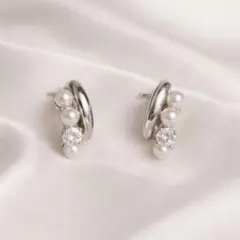 パール ピアス シルバー 小ぶり 上品 綺麗めフォーマル 結婚式ブライダル